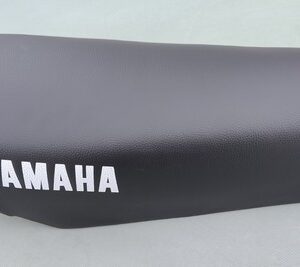 HOUSSE DE SELLE NOIRE YAMAHA 125 DTMX 2 A8 ECRITURE LATERALE